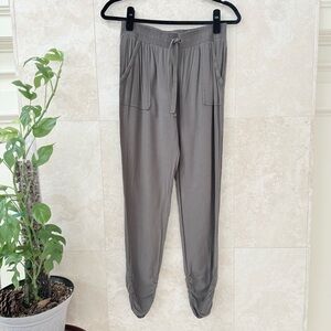 Hippie Rose Gray Cargo Jogger Pants Ruched Ankles Drawstring Waist Medium